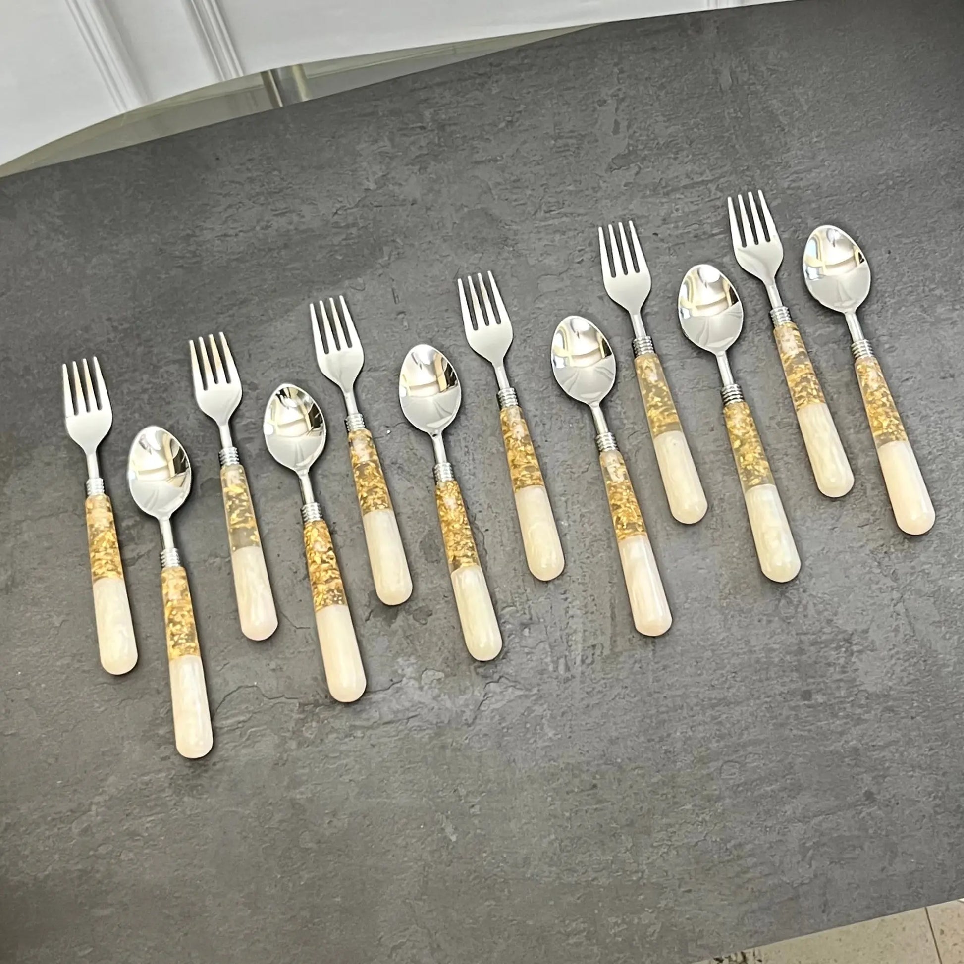 Makrana-Cutlery Set of 12 Ichkan