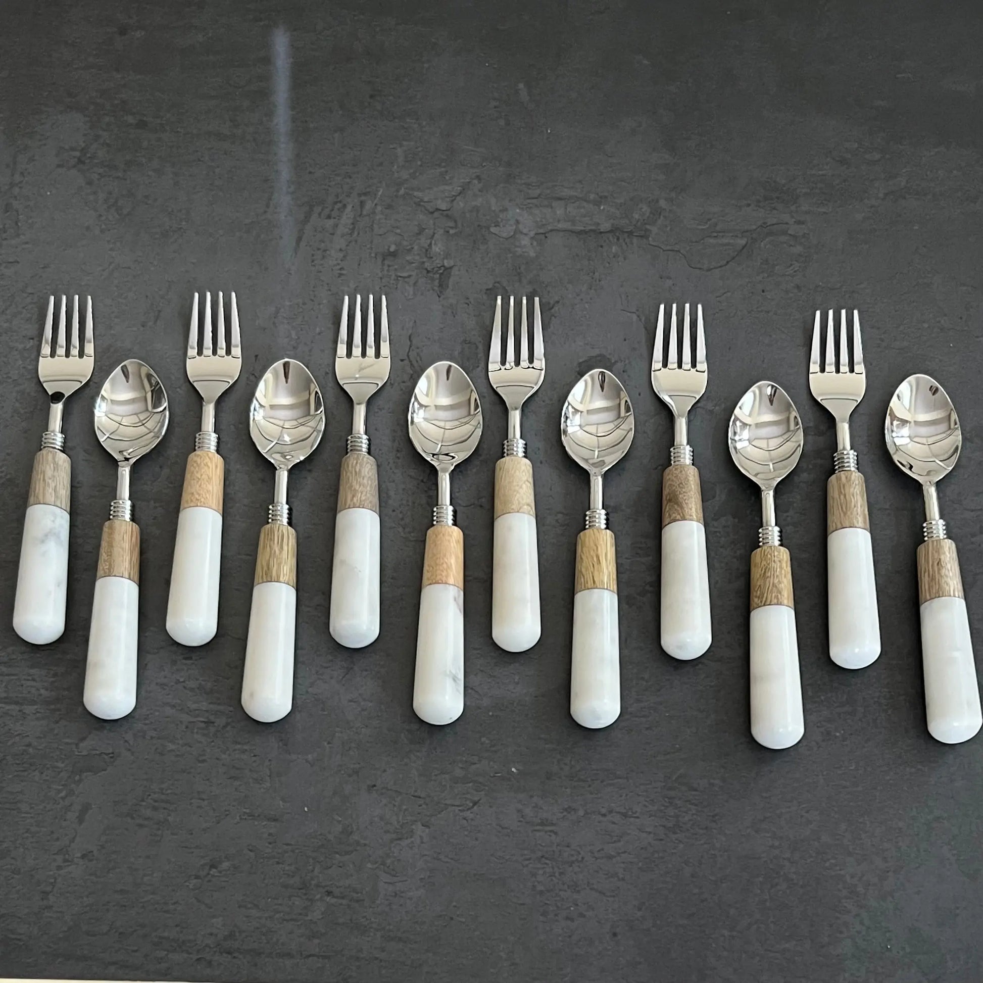 White Wood - Cutlery Set of 12 Ichkan