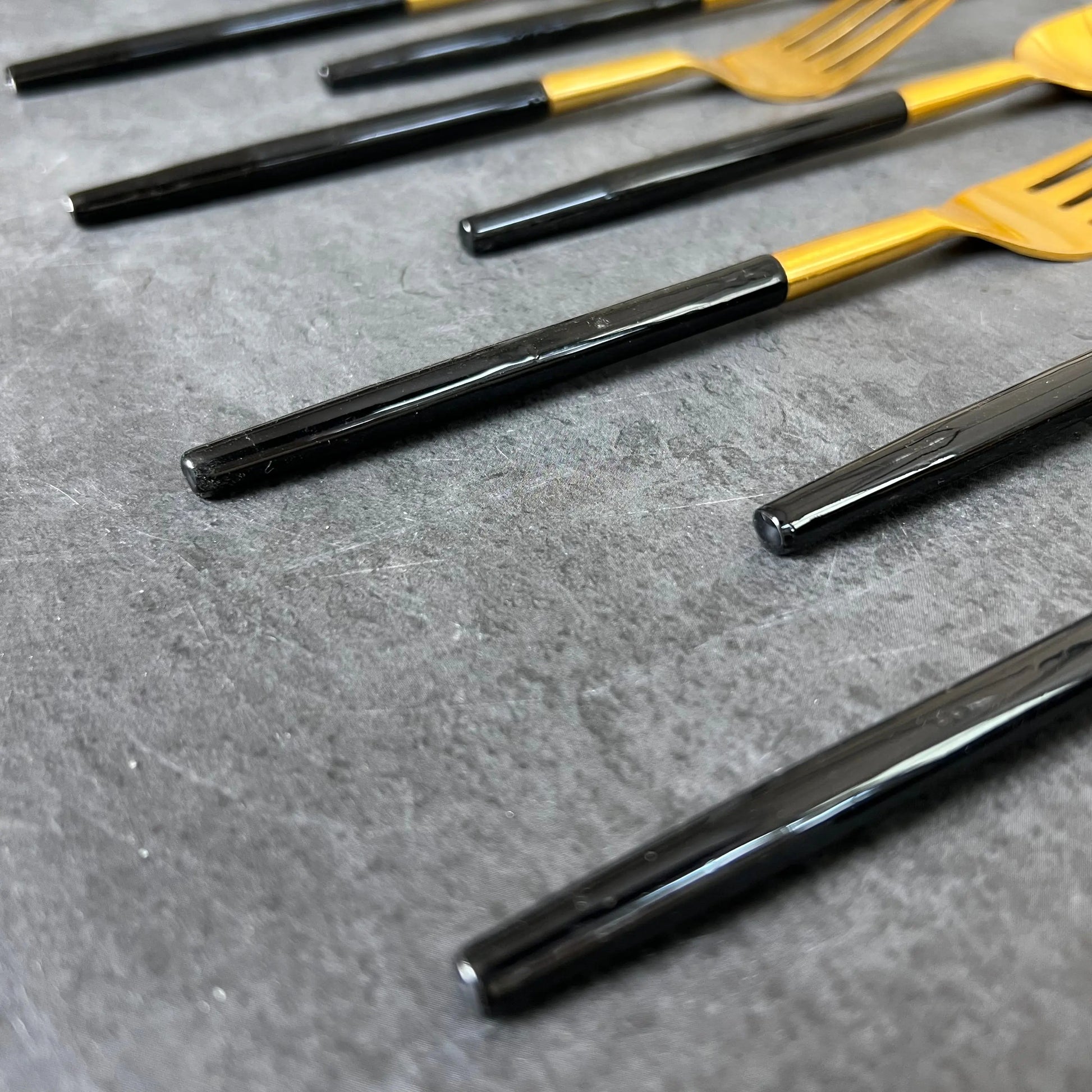 Night and Shine - Cutlery Set of 12 Ichkan