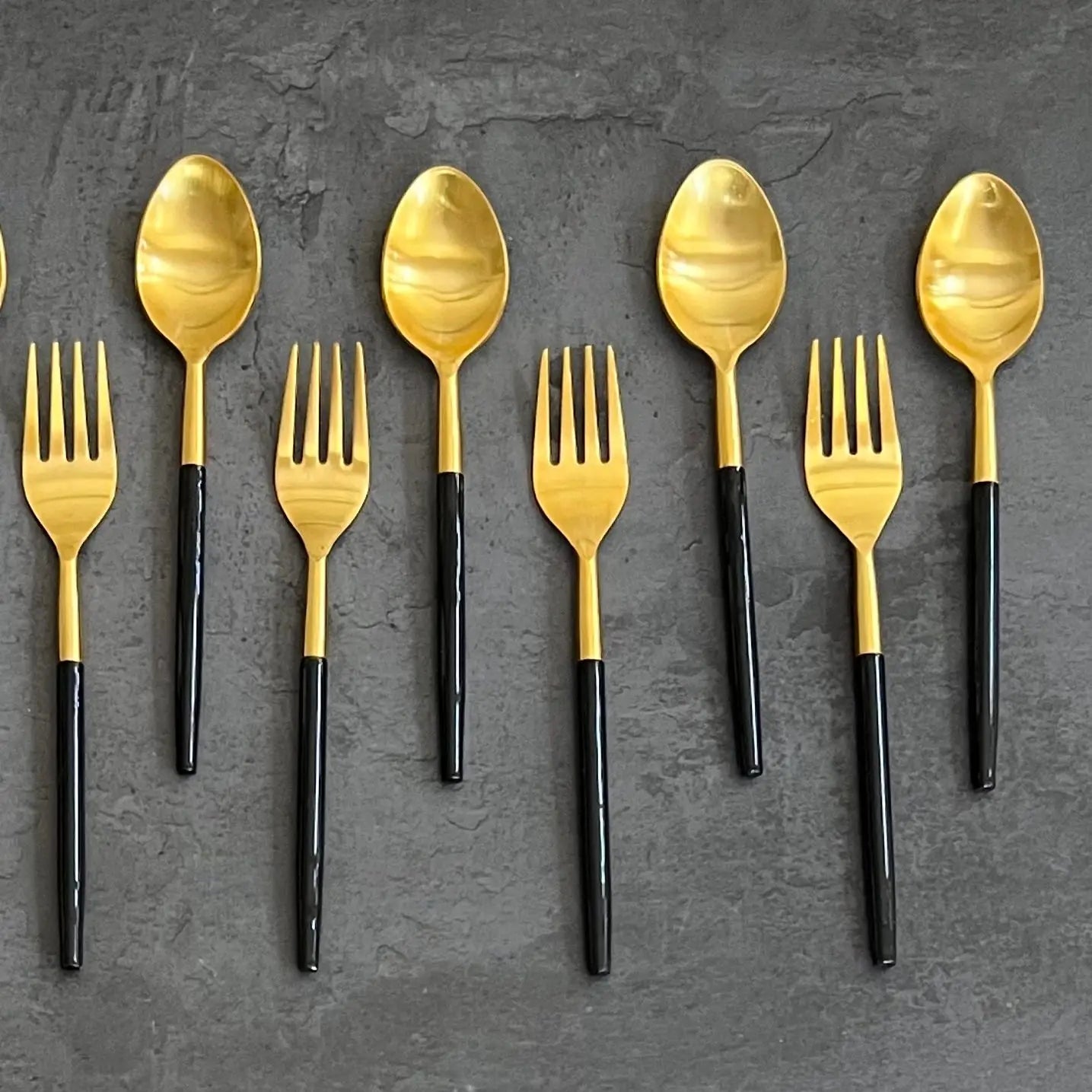 Night and Shine - Cutlery Set of 12 Ichkan