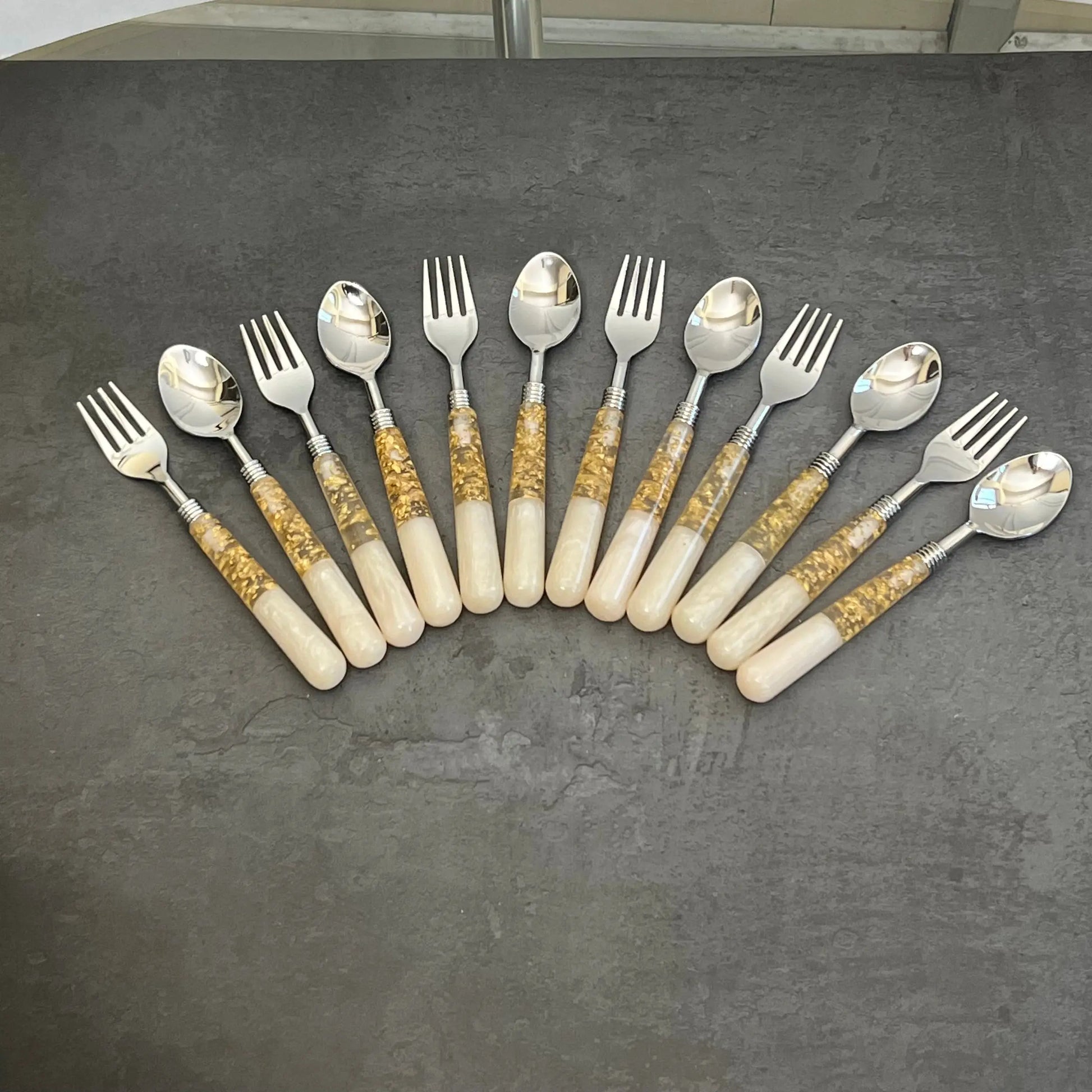 Makrana-Cutlery Set of 12 Ichkan