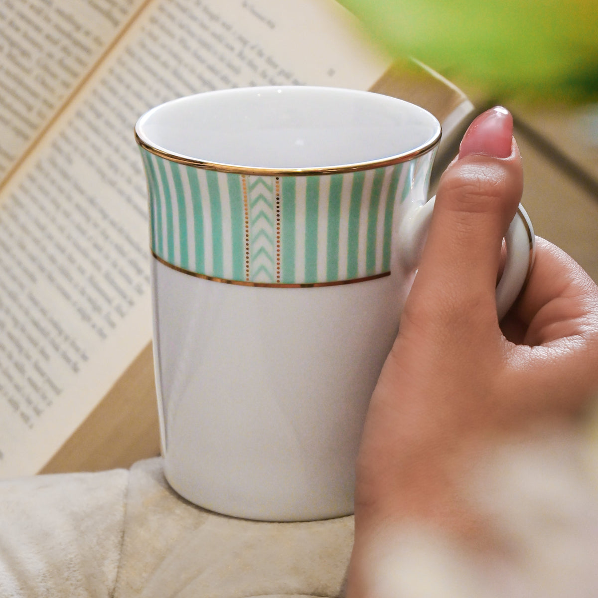 Gift Hamper | Set of 4 mugs with Ganesha Idol and Candle | Stripe Green ICHKAN by Day To Day