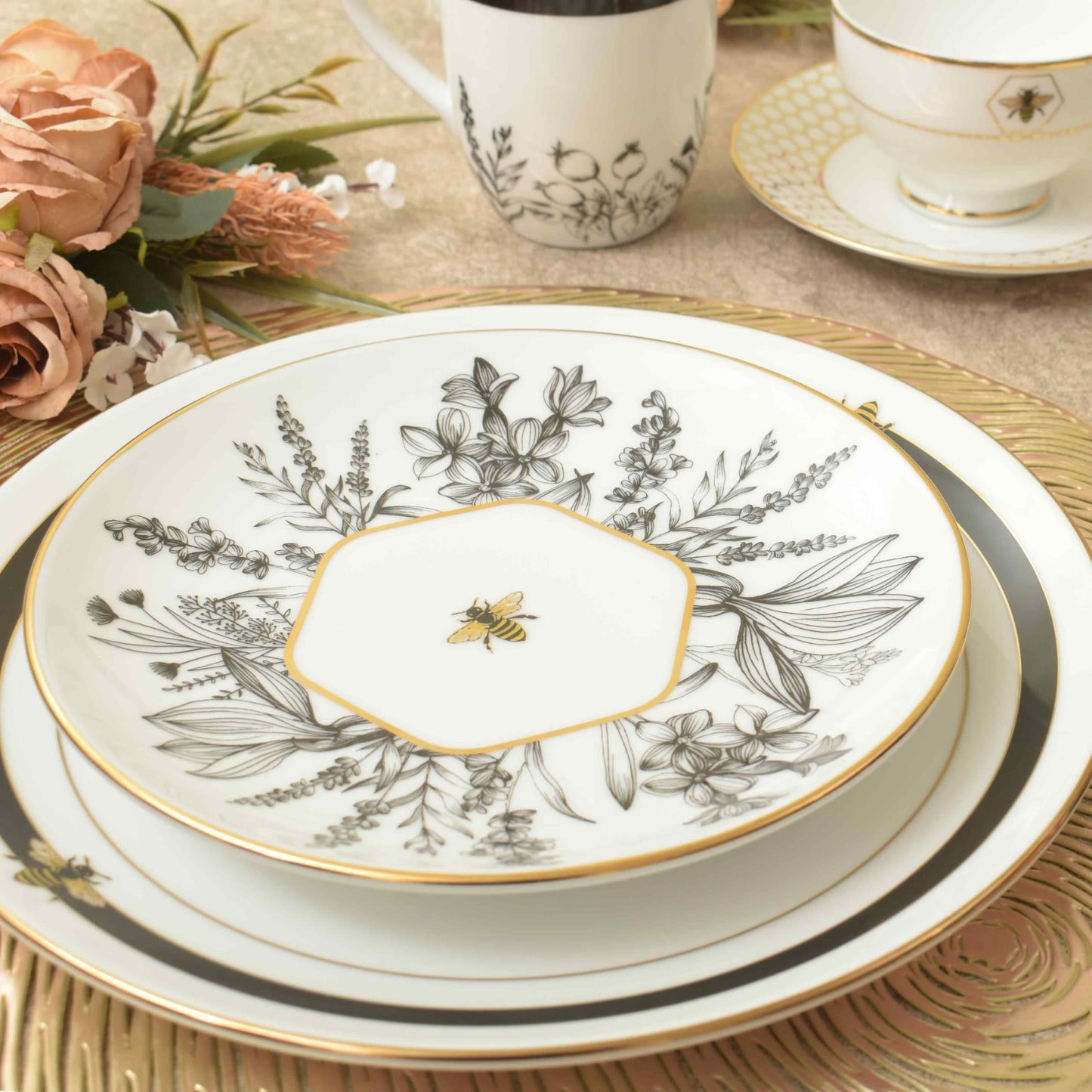 21 pc Dinner set | Black | Bee ICHKAN