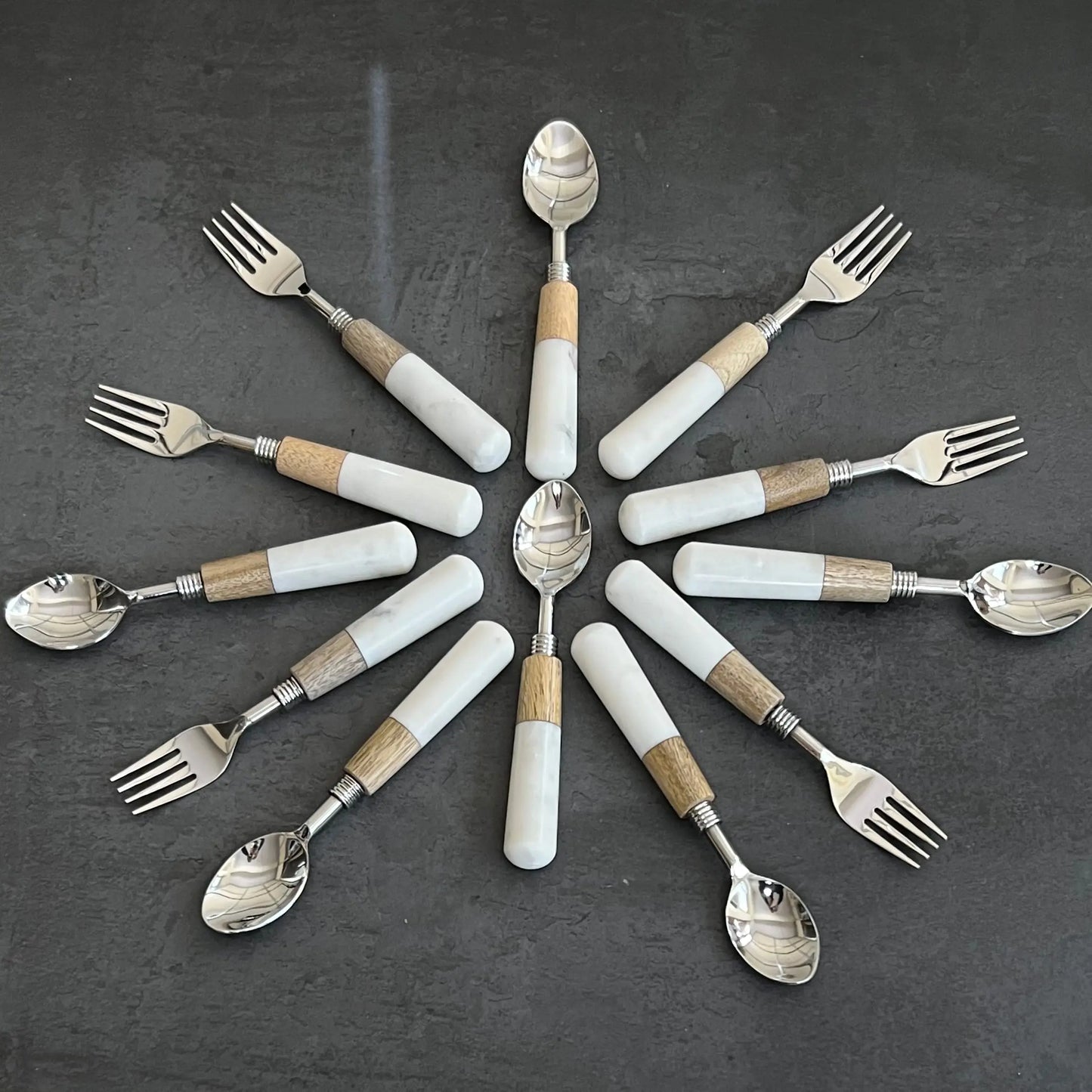 White Wood - Cutlery Set of 12 Ichkan
