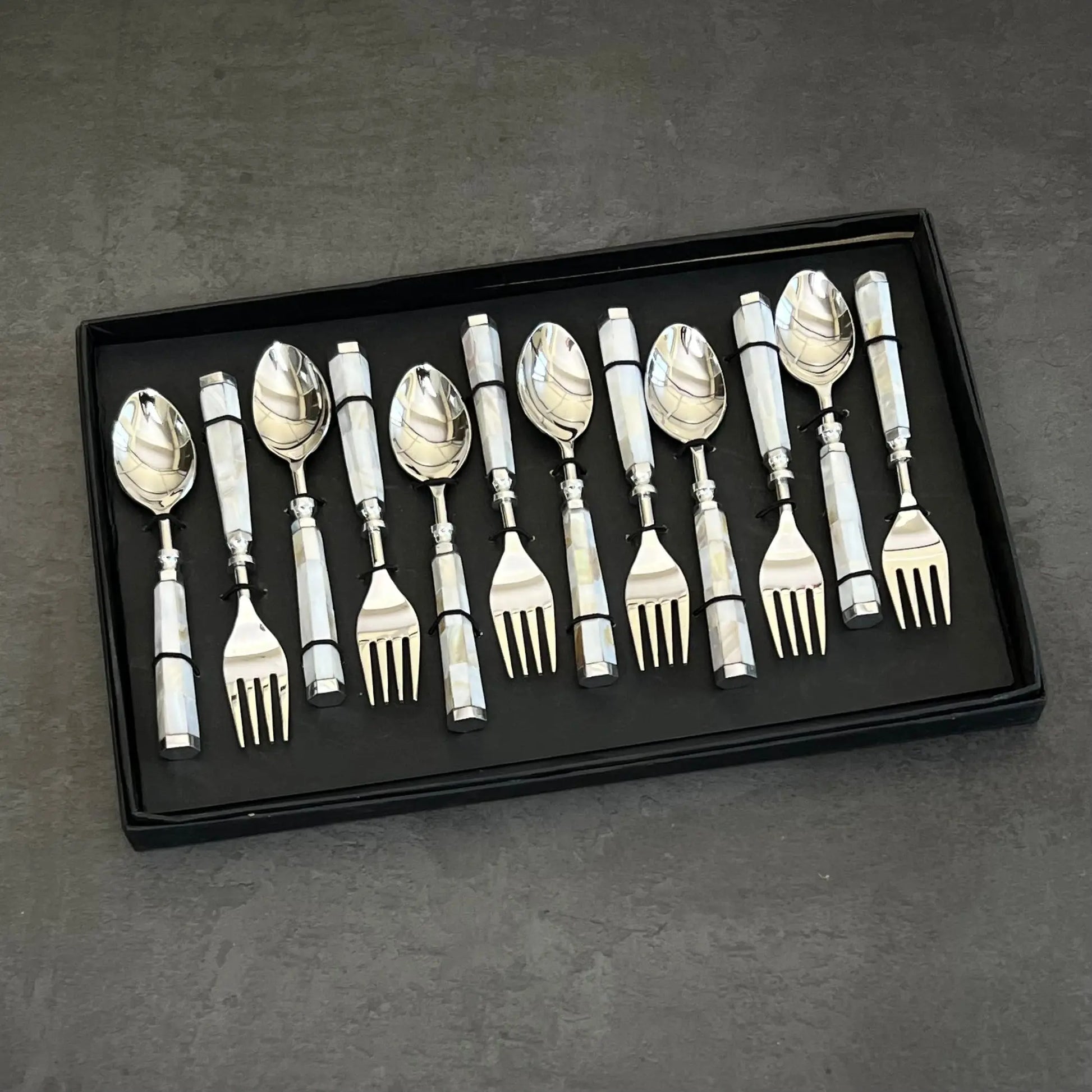 Marble - Cutlery Set of 12 Ichkan