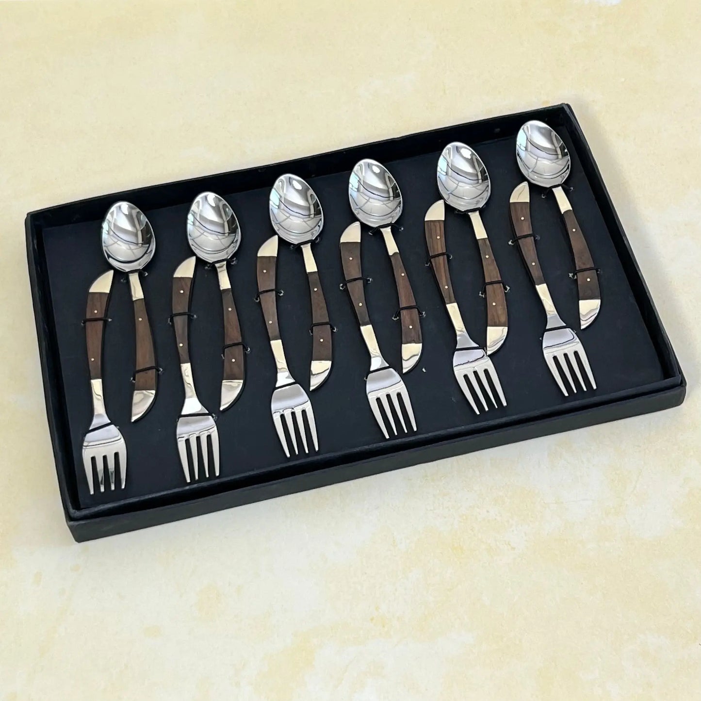 Curved Wood - Cutlery Set of 12 Ichkan